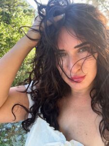 Hey, humans! It’s me! 👽Take a look below and click the button you’re